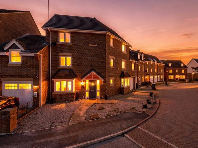 House for sale in Pudsey, West Yorkshire