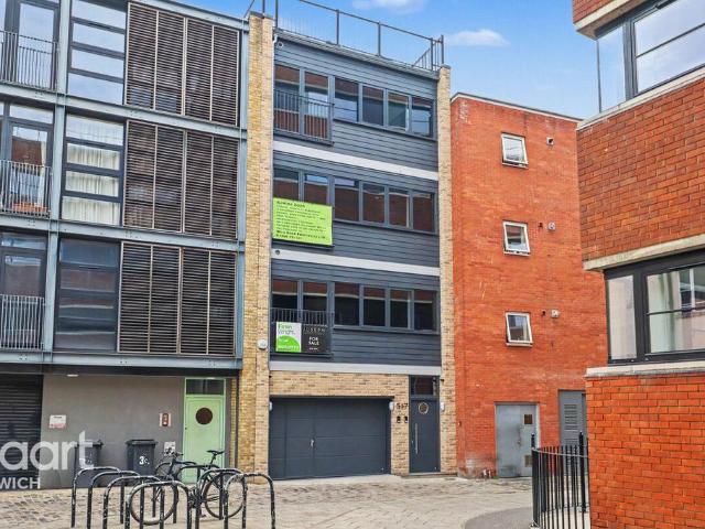 House for sale in Key Street, Suffolk