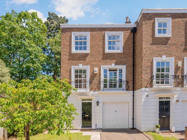 House for sale in Blackhills, Surrey