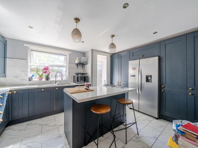 House for sale in London Borough of Lewisham, Forest Hill