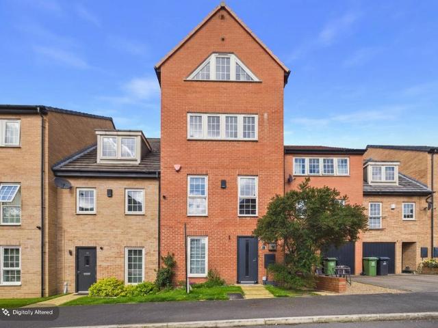 House for sale in Ackworth Moor Top, West Yorkshire