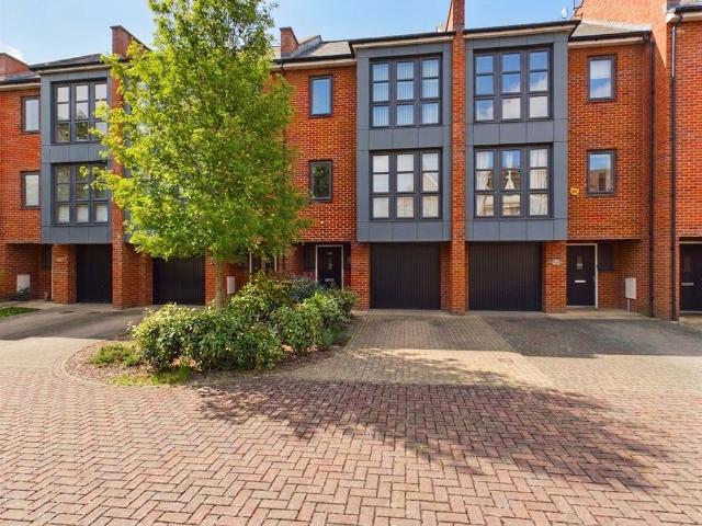 House for sale in Broughton, Aylesbury