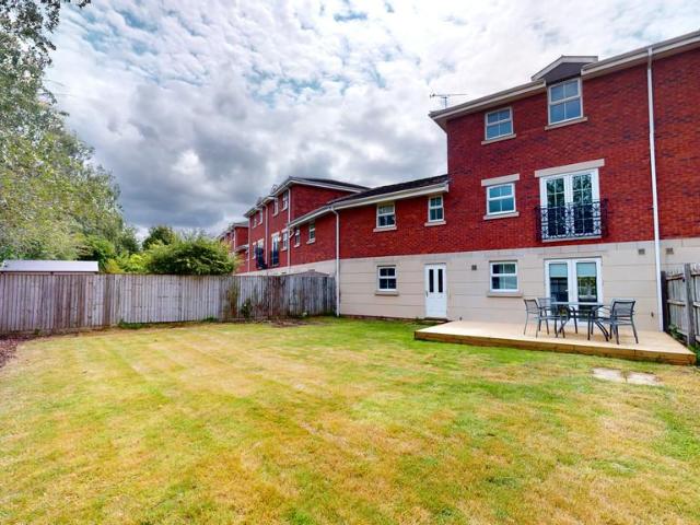 House for sale in Fiddler's Green, Golden Valley