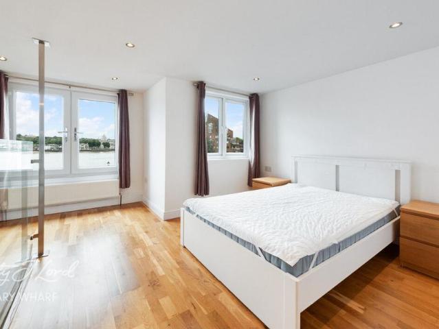 House for sale in Cubitt Town, Greater London