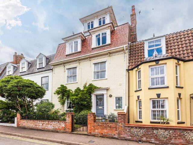 House for sale in Stokesby, Norfolk