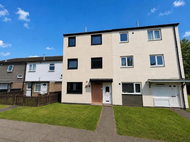 House for sale in Thorplands, Northampton