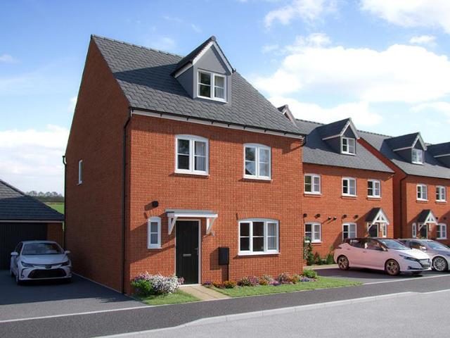 House for sale in Priors Hall Park, Weldon