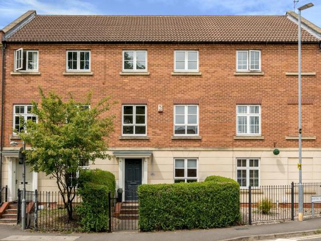House for sale in Elmfield, Leicestershire