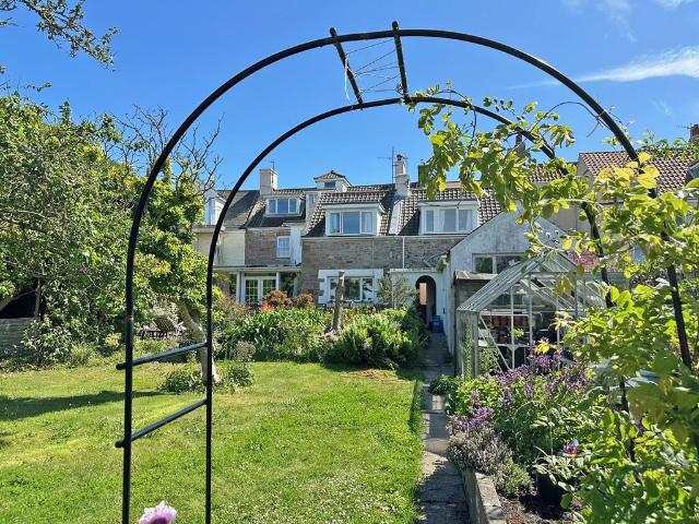 House for sale in Alderney