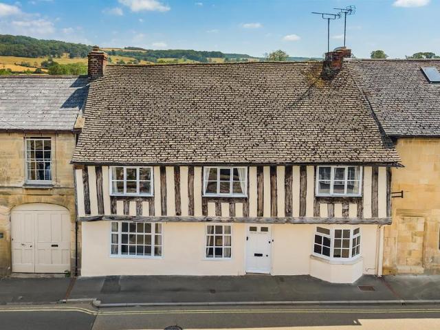 House for sale in Winchcombe, Pamington