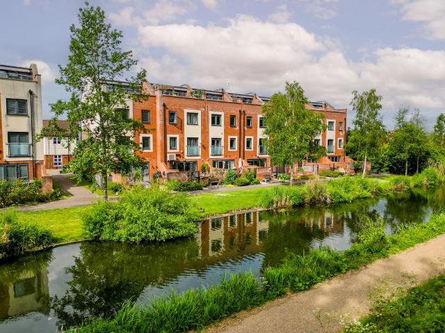 House for sale in Broughton, Aylesbury