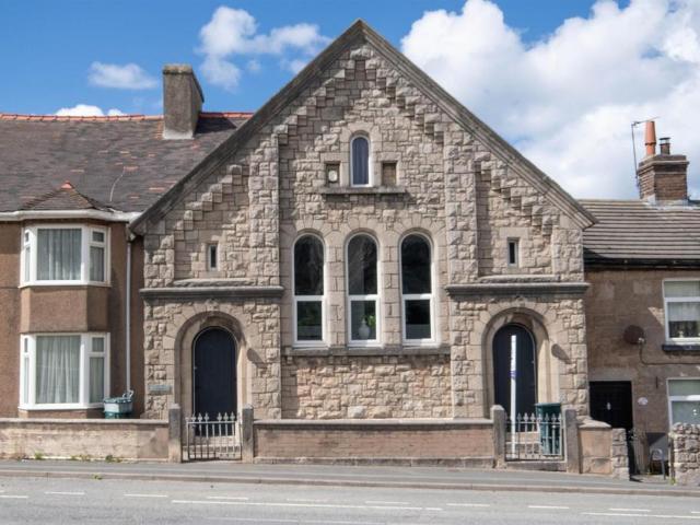 House for sale in Llanddulas, Wales