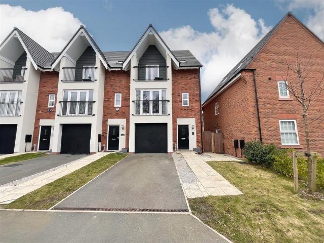 House for sale in Colshaw Farm, Wilmslow
