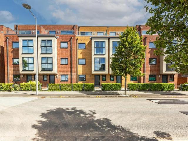 House for sale in SA1 Swansea Waterfront, Nangreaves