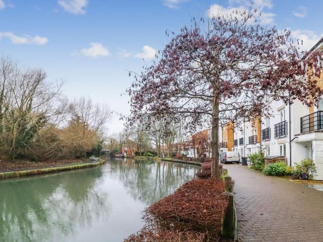 House for sale in Batchworth, Hertfordshire