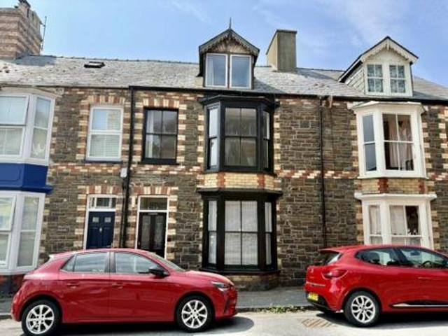 House for sale in Waun Fawr, Wales