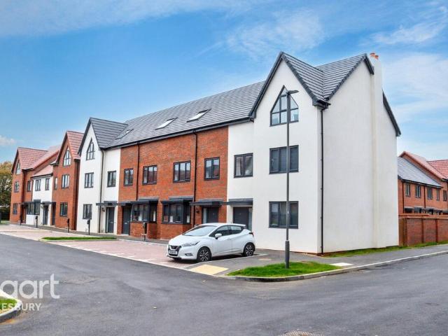 House for sale in Southcourt, Aylesbury