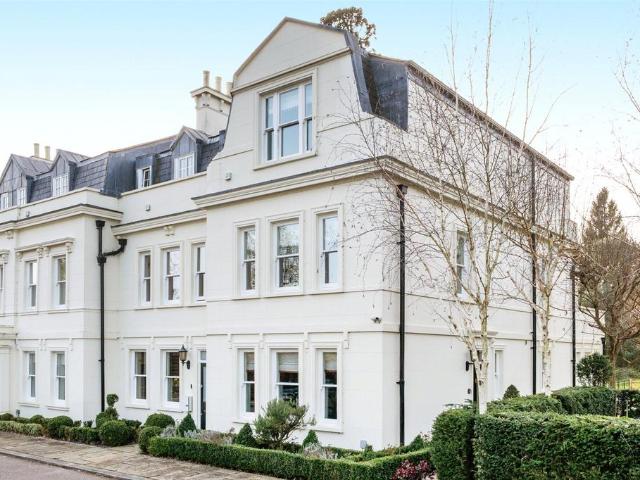 House for sale in Greater London