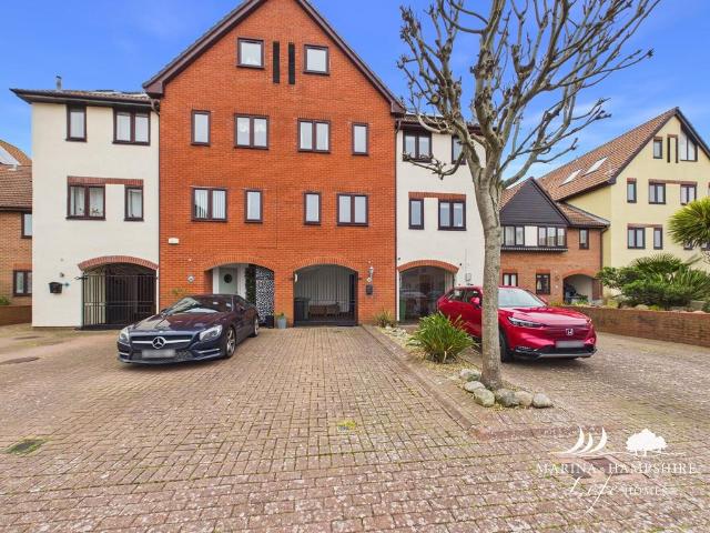 House for sale in Port Solent, City Of Portsmouth