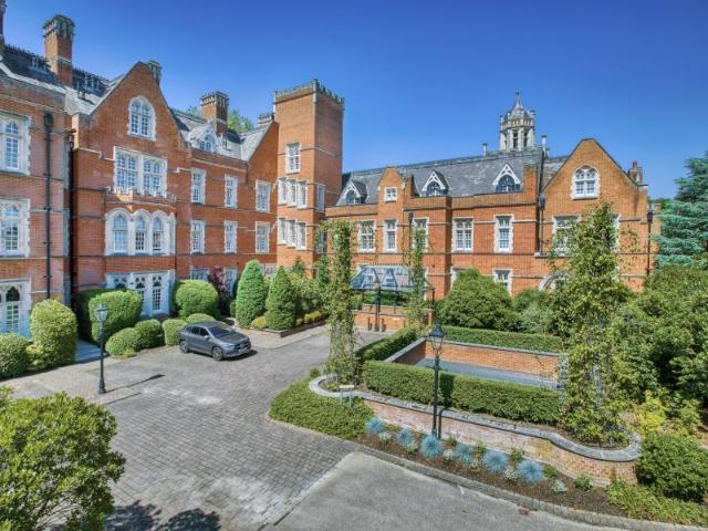 House for sale in Row Town, Surrey