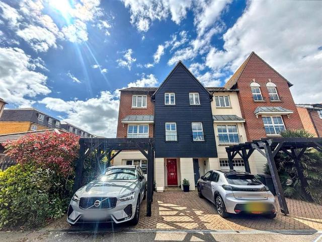House for sale in Crumbles, Eastbourne