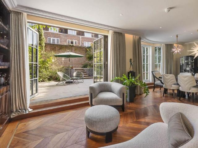 House for sale in Kensington, Greater London