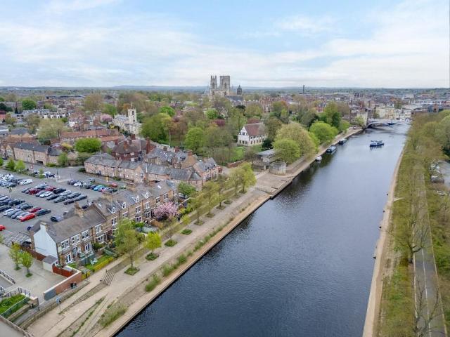House for sale in High Field, York