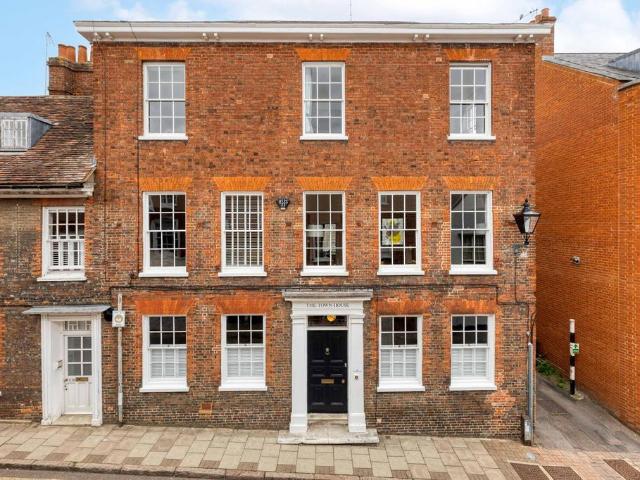 House for sale in King's Walden, Hertfordshire