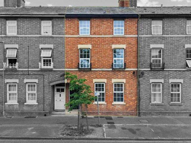 House for sale in Greenhill, Crookhill