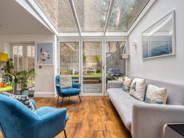 House for sale in King's Cross, Greater London