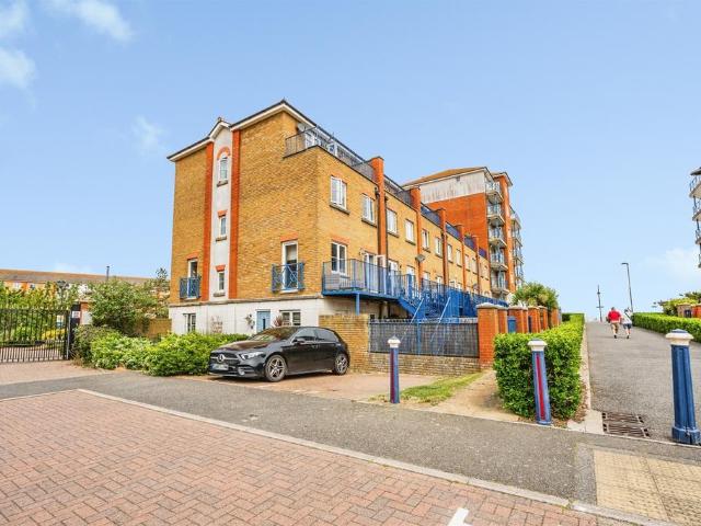 House for sale in Sovereign Harbour, Eastbourne
