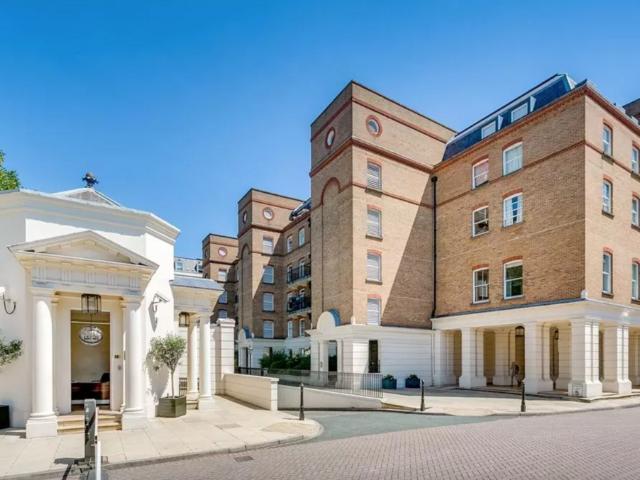 House for sale in Greater London