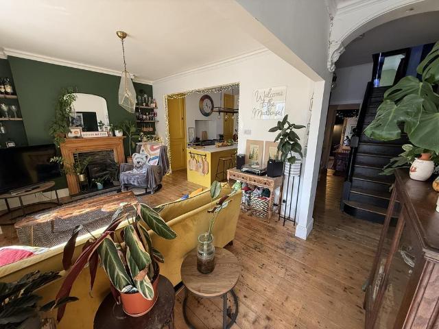 House for sale in Waun Fawr, Wales