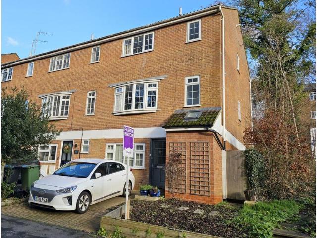 House for sale in Hammerfield, Pouchen End