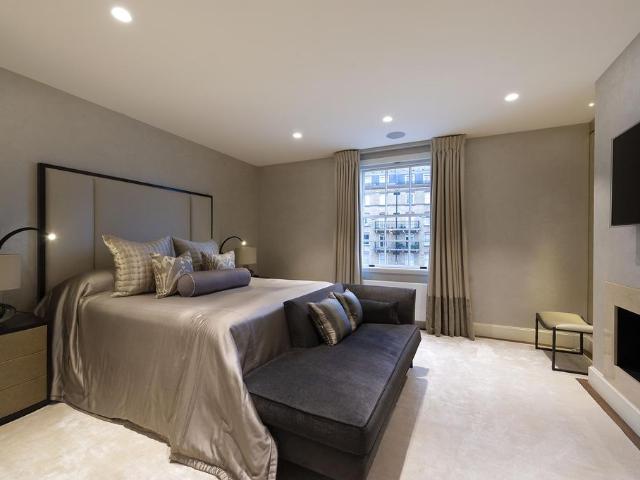 House for sale in Greater London