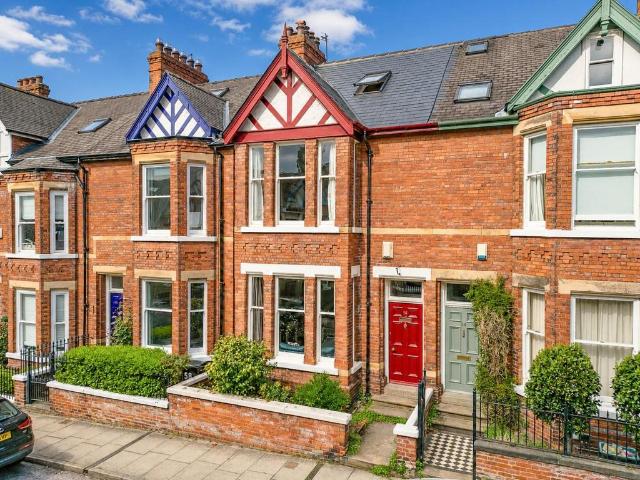 House for sale in High Field, York
