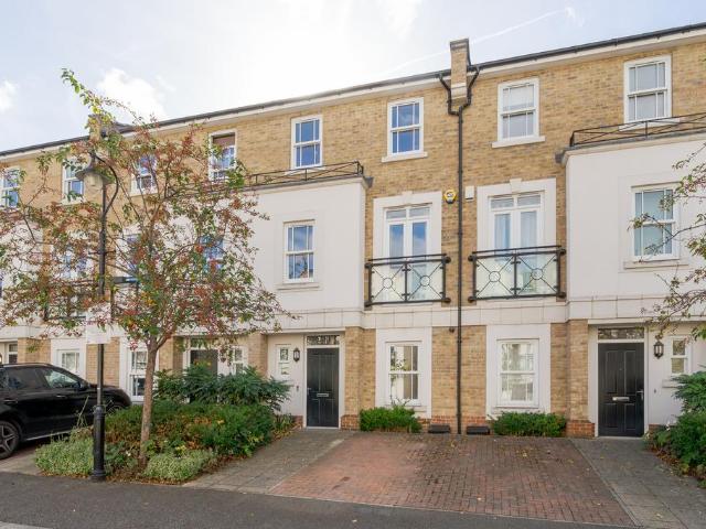 House for sale in London Borough of Wandsworth, Greater London