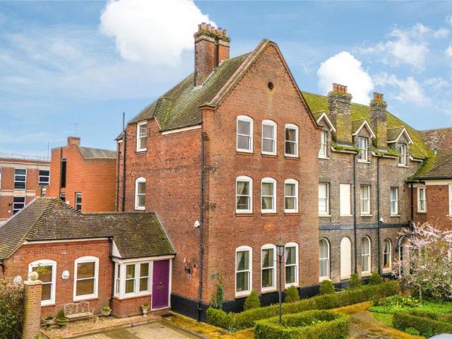 House for sale in Key Street, Suffolk