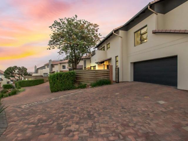 Townhouse for sale in Nooitgedacht, Gauteng