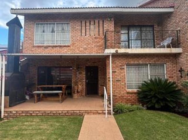 Townhouse for sale in Frances Baard, Northern Cape
