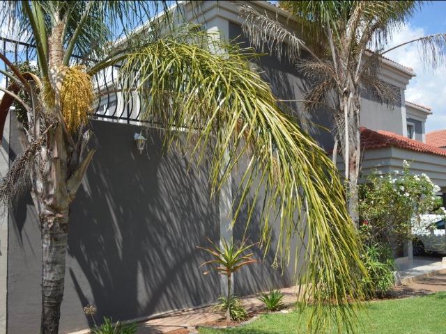 Townhouse for sale in Dr Kenneth Kaunda, North West