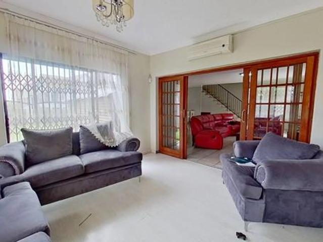 Townhouse for sale in Dr Kenneth Kaunda, North West