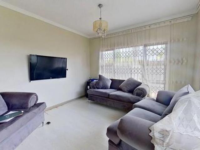 Townhouse for sale in Dr Kenneth Kaunda, North West