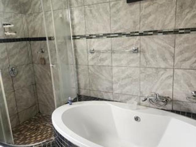 Townhouse for sale in Dr Kenneth Kaunda, North West