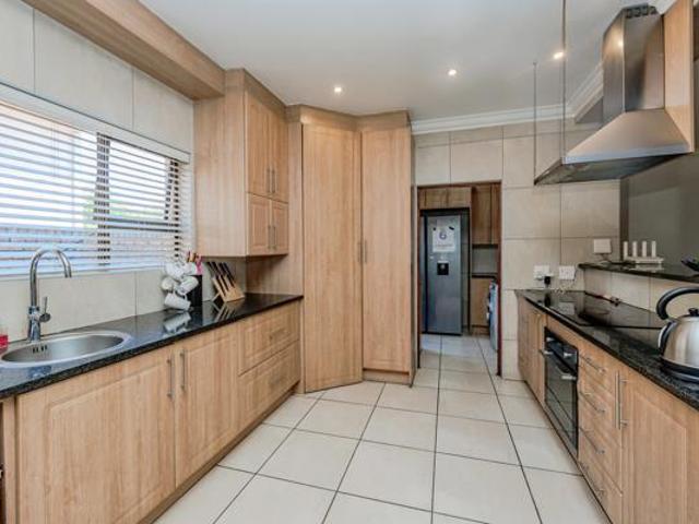 Townhouse for sale in West Rand Garden estates, Westonaria Local Municipality