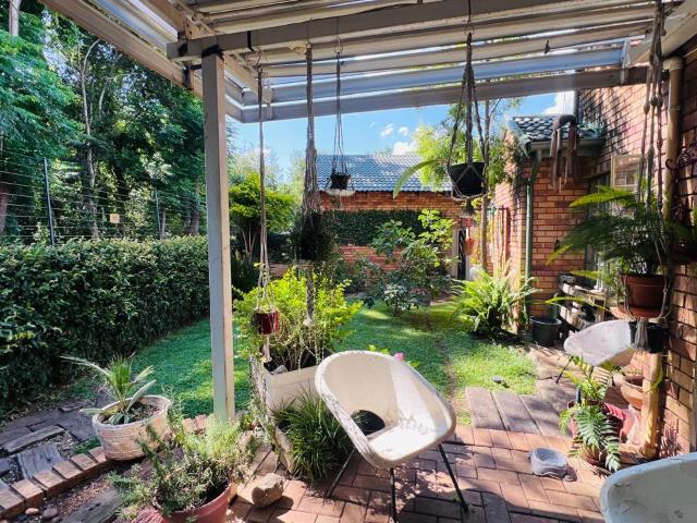 Townhouse for sale in Ifafi, Hartbeespoort Dam Nature Reserve
