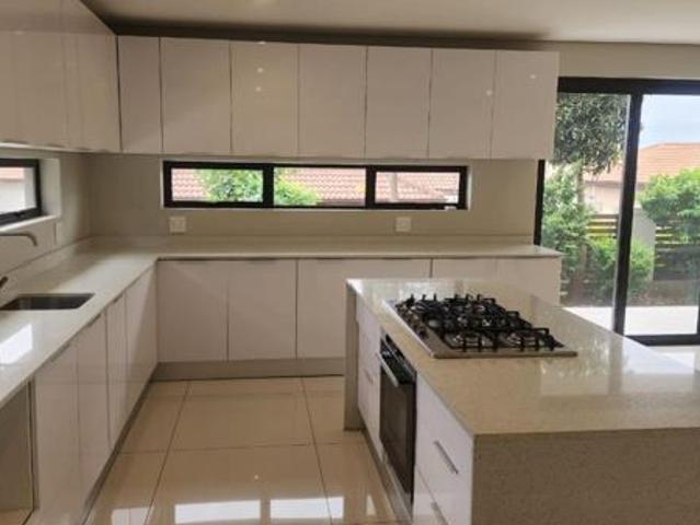 Townhouse for rent in Seaview, Kwazulu-natal