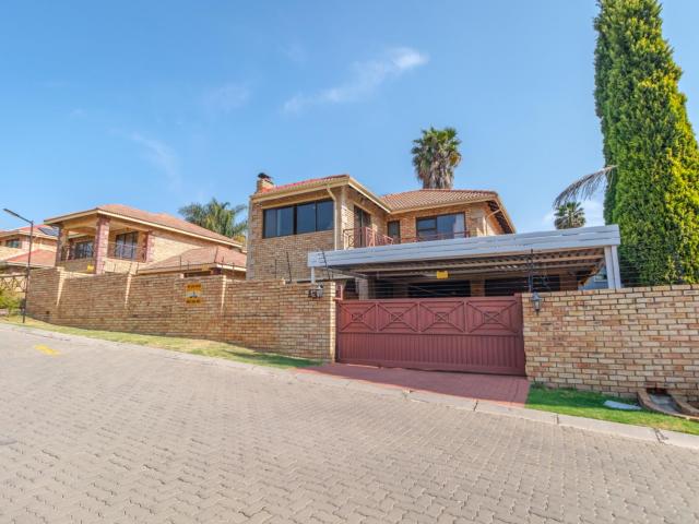 Townhouse for sale in Randburg, Gauteng