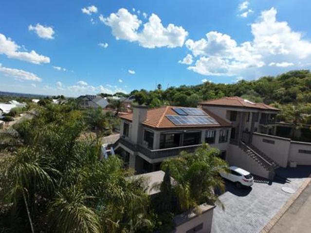 Townhouse for sale in Dr Kenneth Kaunda, North West