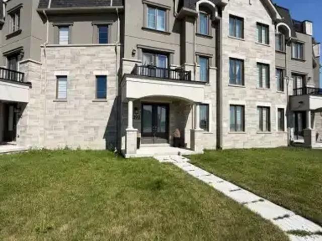 Townhouse for rent in Oakville, Ontario